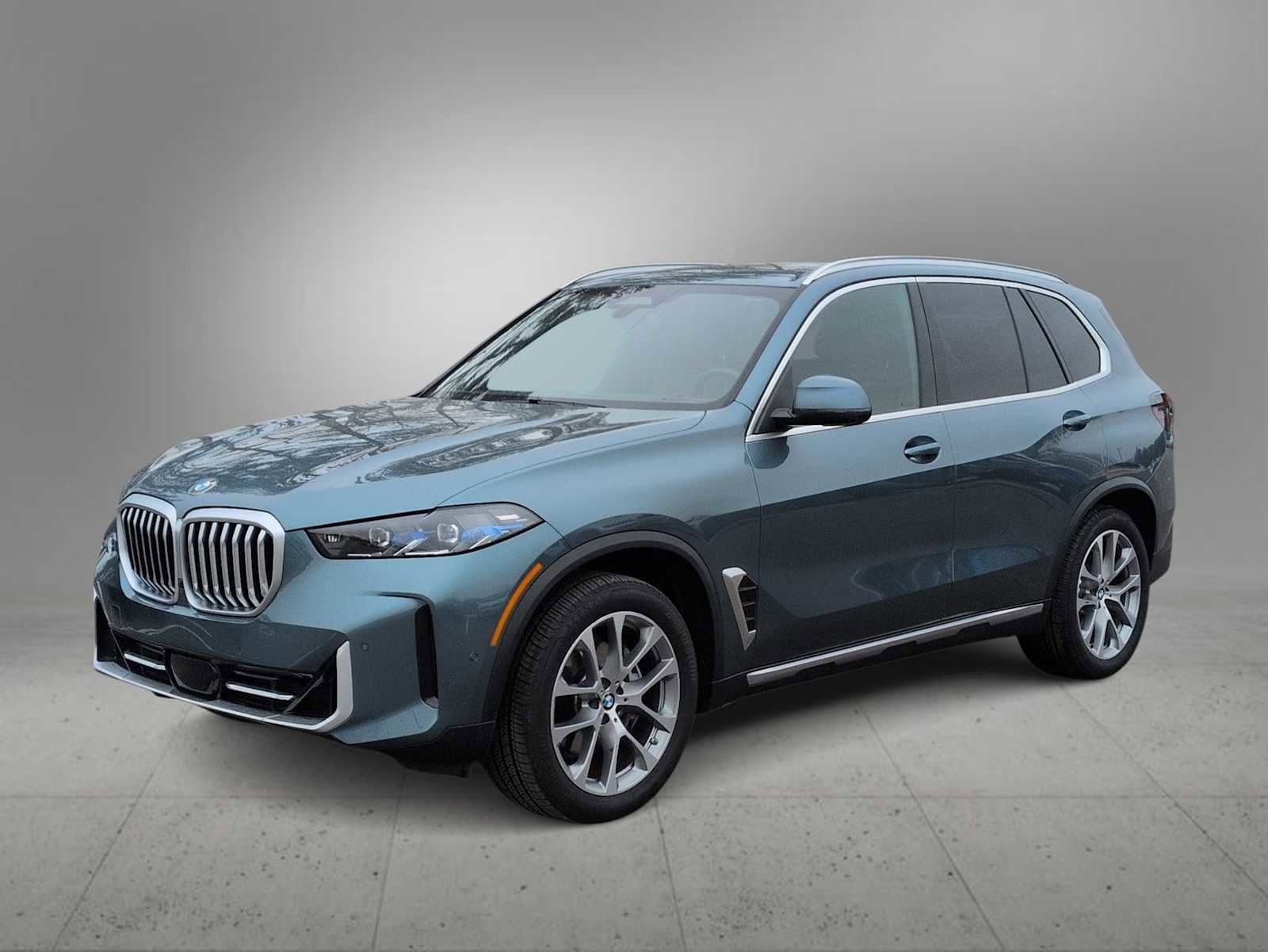 Certified 2025 BMW X5 xDrive40i w/ Executive Package image 4