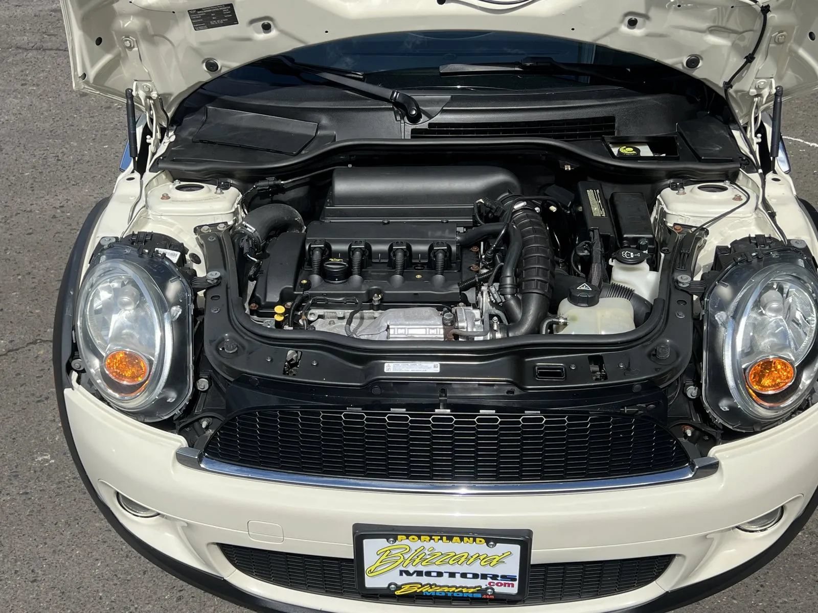 Used 2009 MINI Cooper S w/ Convenience Pkg FWD image 10