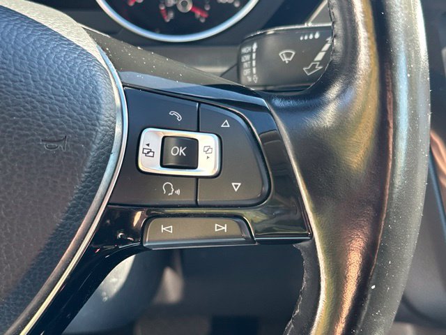 Used 2018 Volkswagen Tiguan SEL AWD/4WD image 32