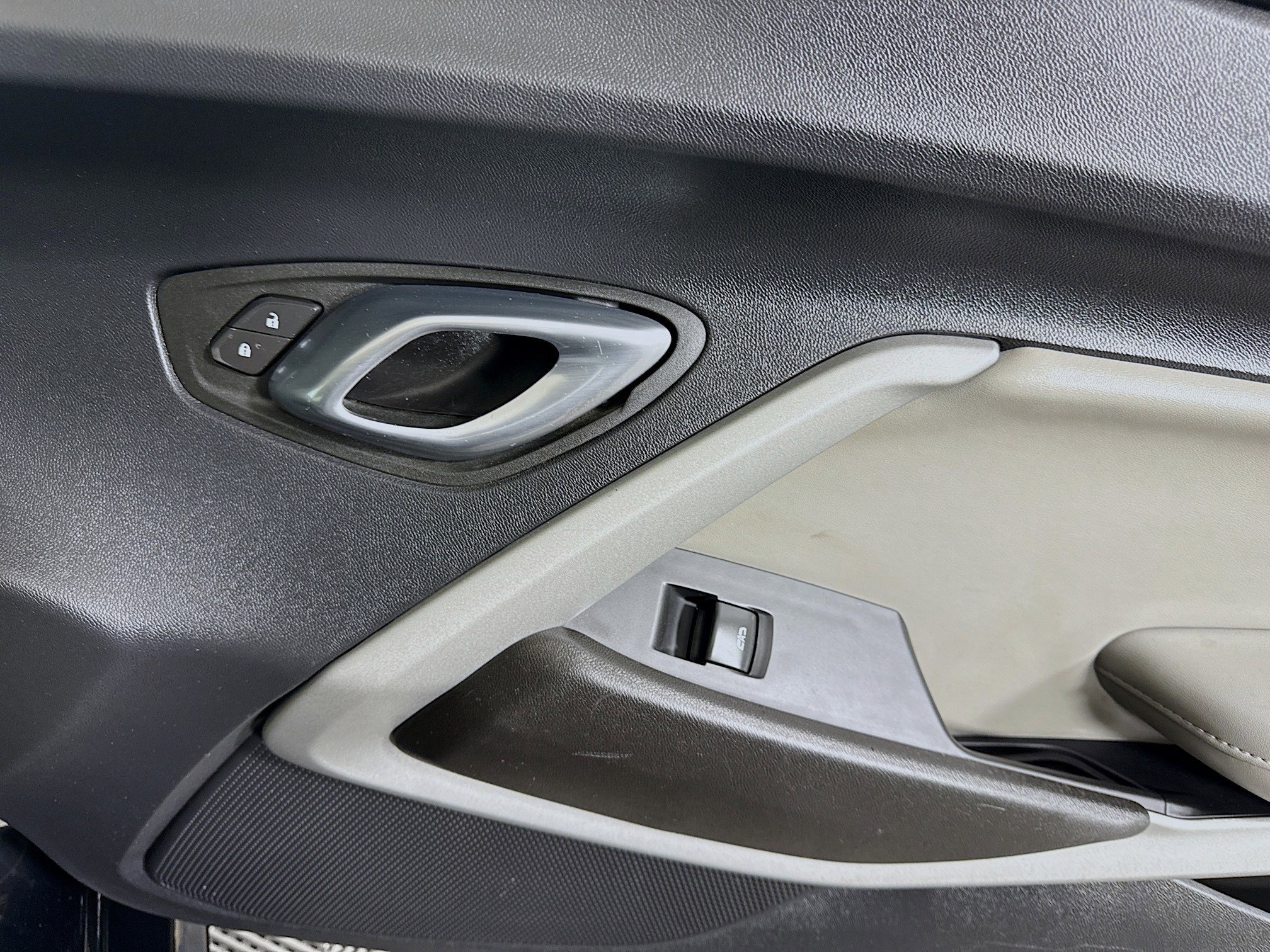 Used 2023 Chevrolet Camaro LT RWD image 29