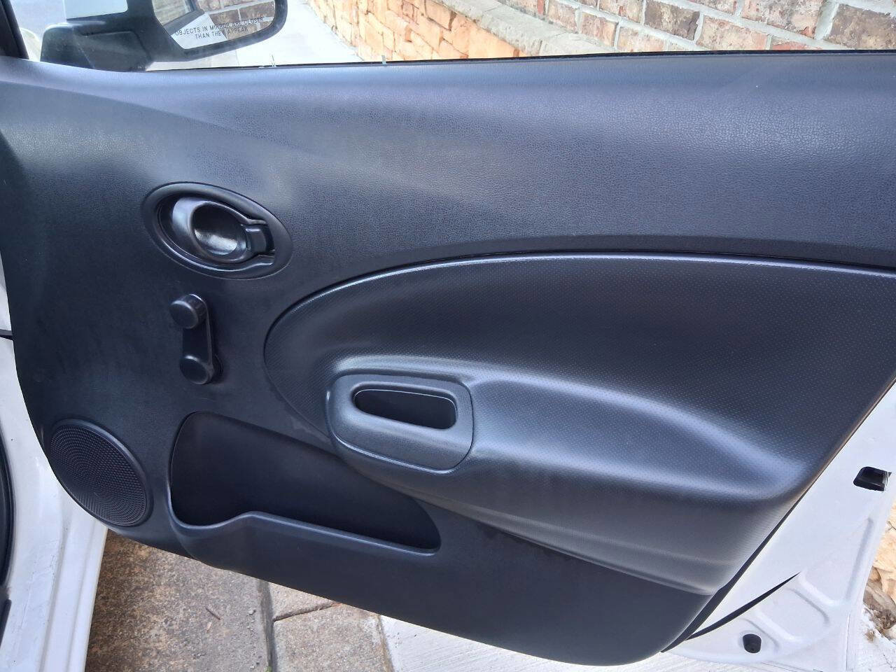 Used 2014 Nissan Versa Note S FWD image 19