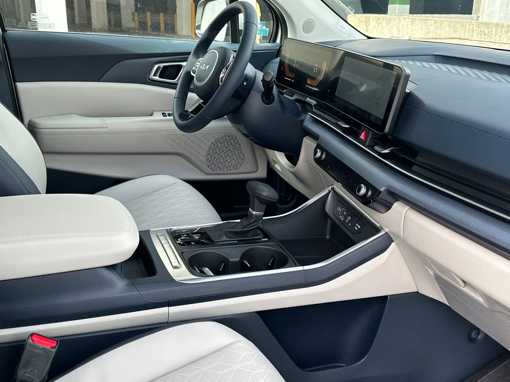 New 2026 Kia Carnival EX image 13