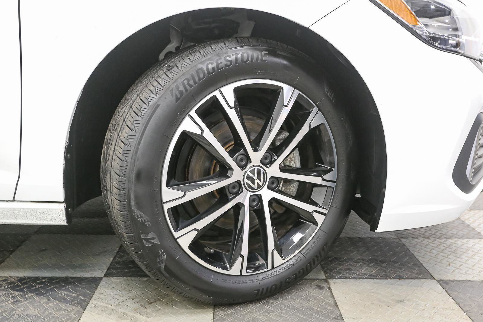 Certified 2023 Volkswagen Jetta Sport image 17