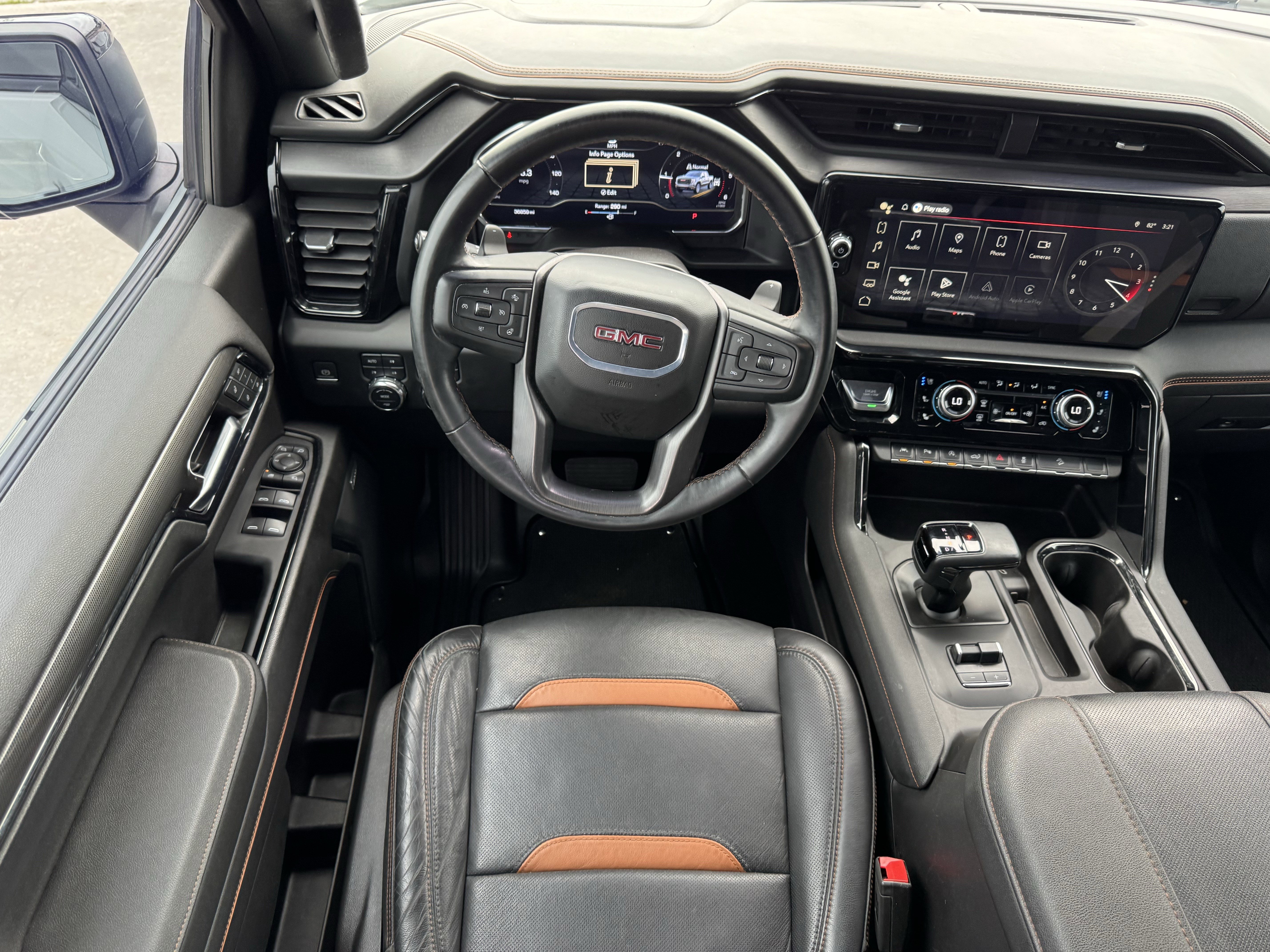 Used 2024 GMC Sierra 1500 AT4 w/ Technology Package AWD/4WD image 14