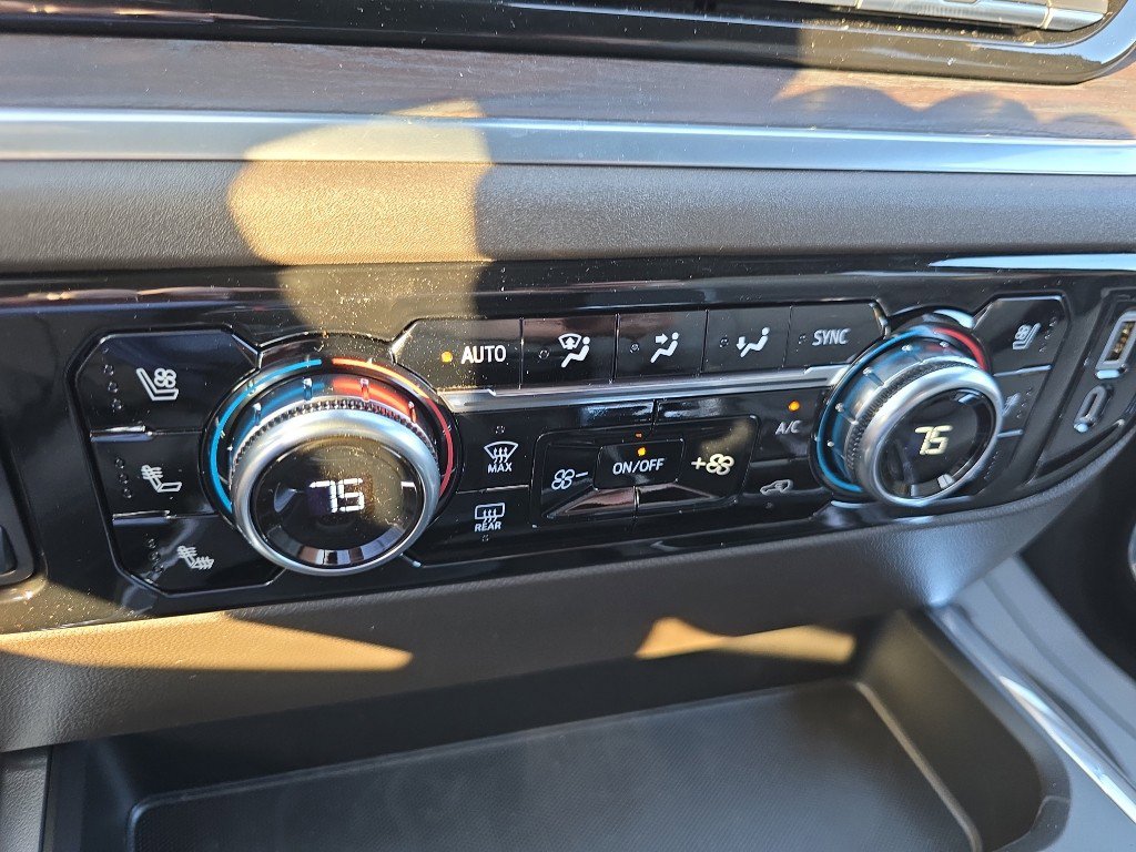 New 2026 GMC Sierra 1500 SLT w/ SLT Premium Plus Package AWD/4WD image 30