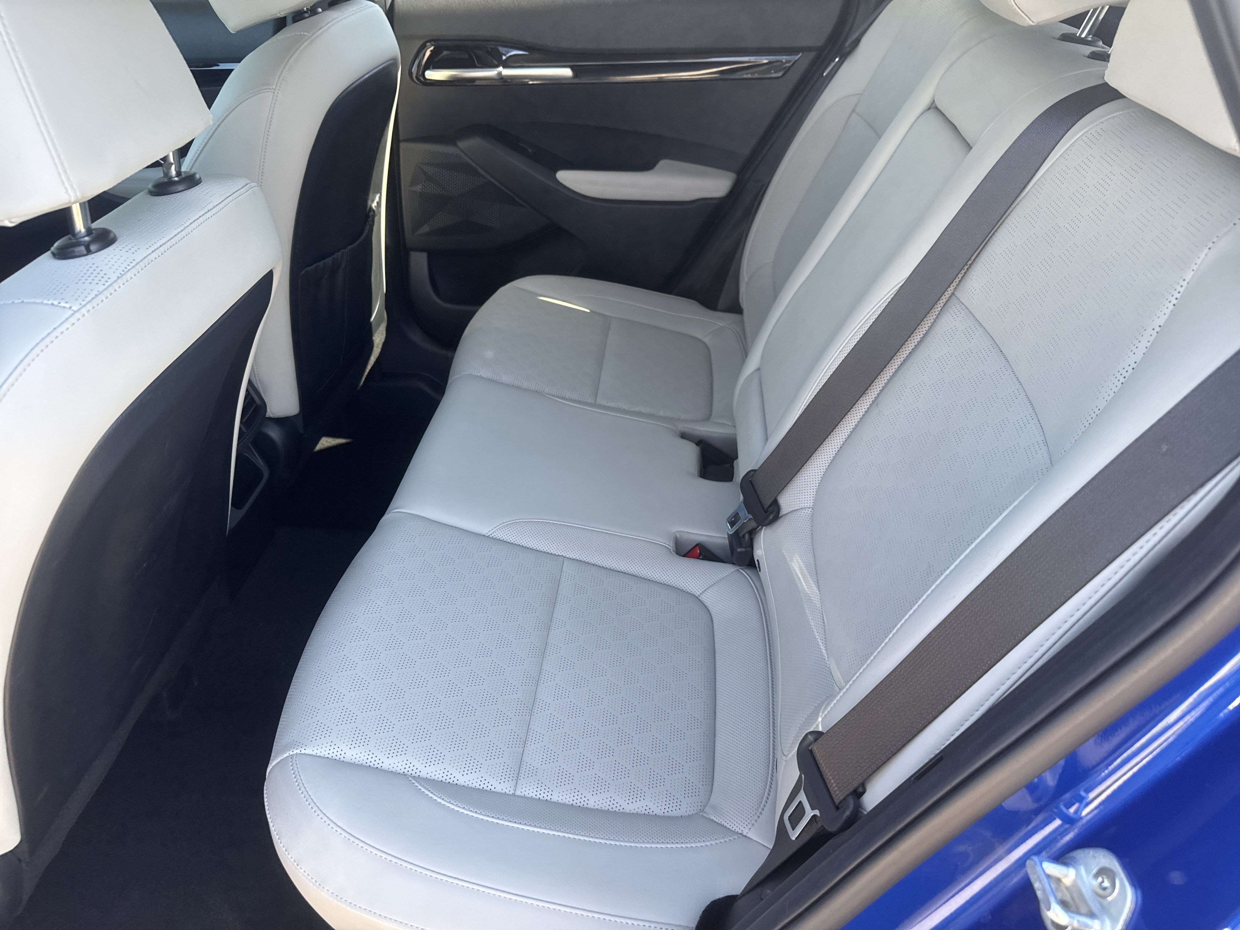 Used 2021 Kia Seltos SX w/ SX Sunroof Package AWD/4WD image 6