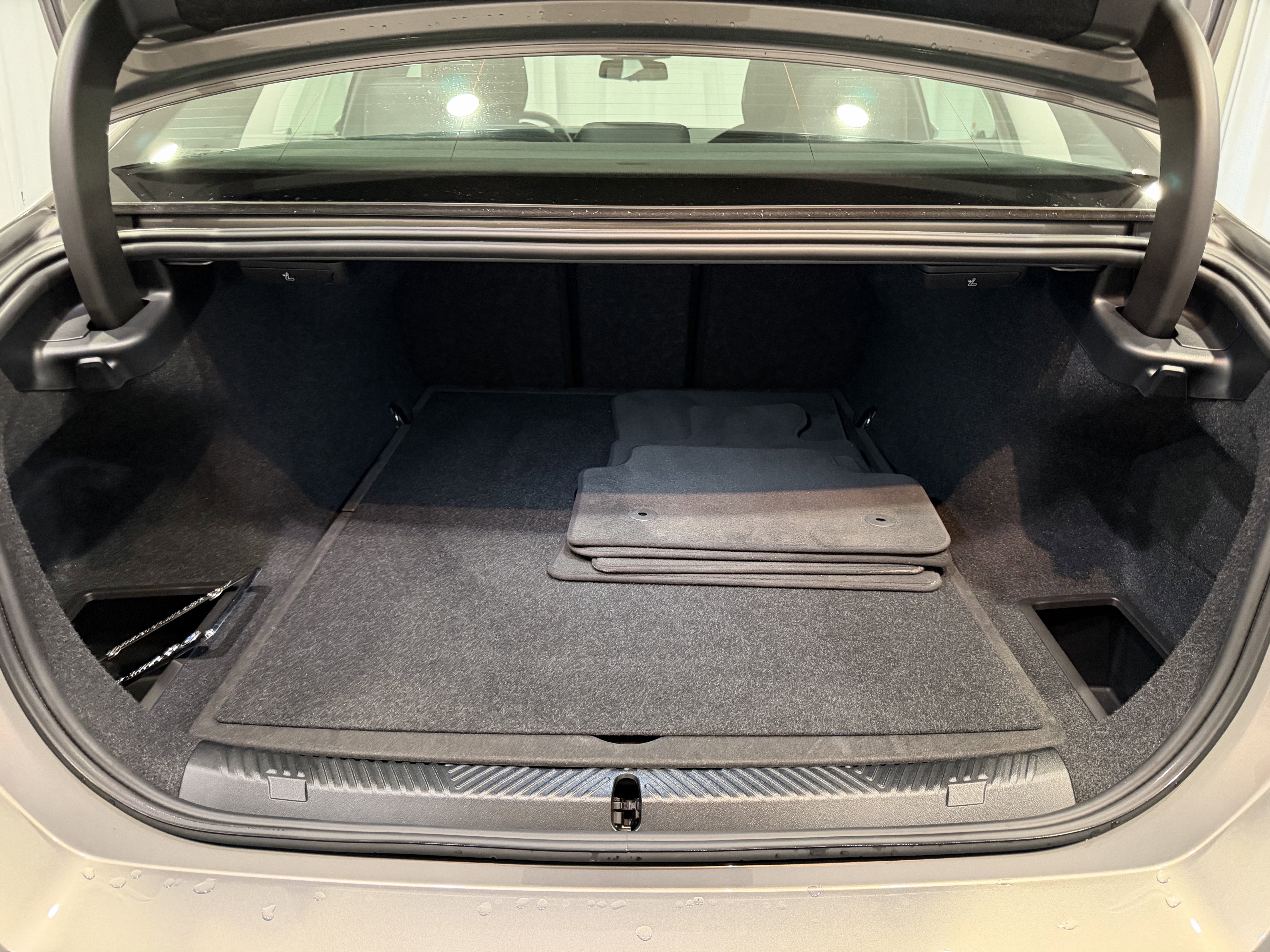 Certified 2024 BMW 530i xDrive w/ Premium Package image 27