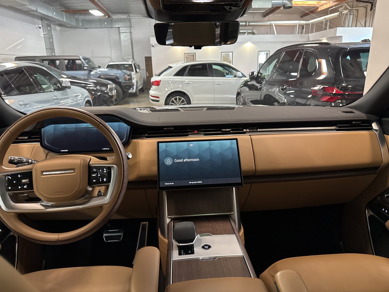 Used 2025 Land Rover Range Rover Long Wheelbase SE image 19