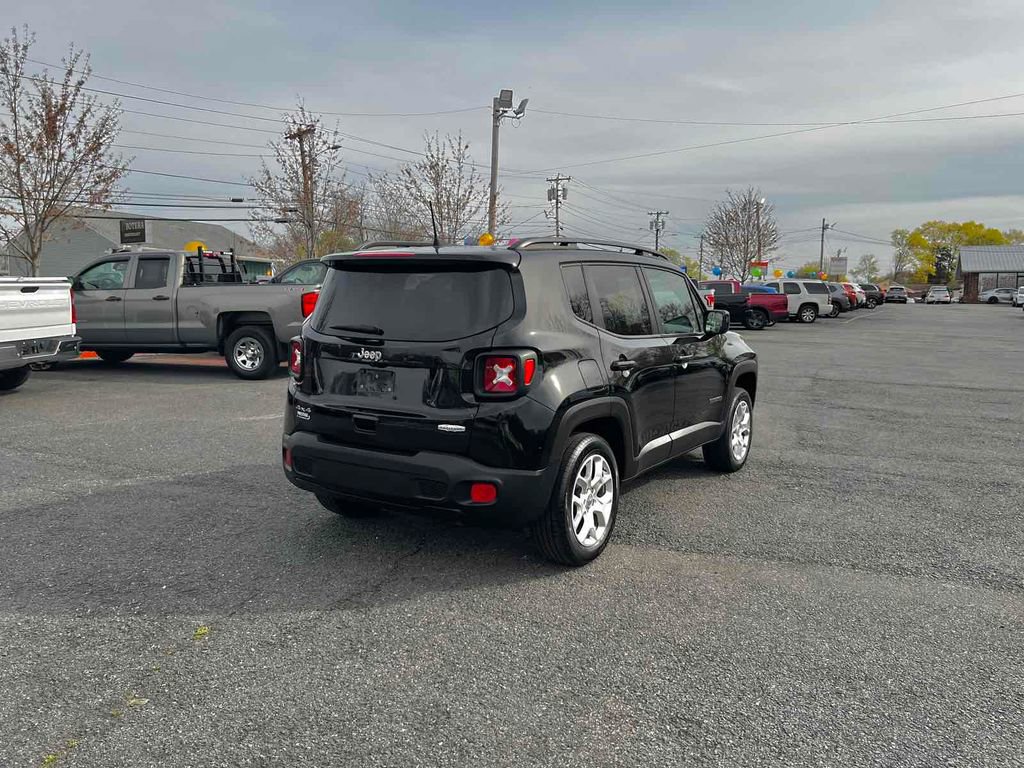 Used 2018 Jeep Renegade Latitude image 7