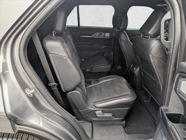 Used 2025 Ford Explorer ST image 17