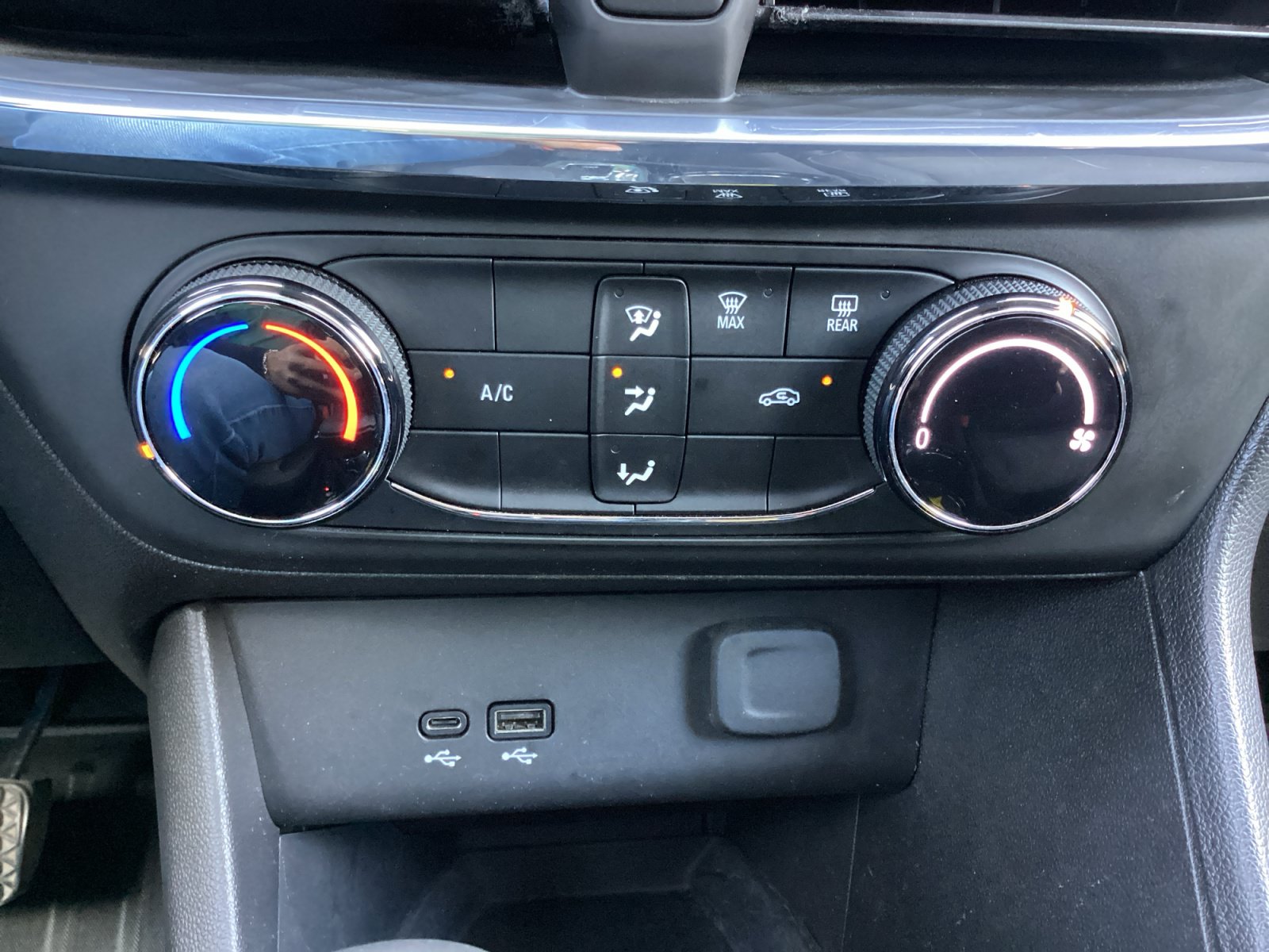 Used 2025 Buick Encore GX Preferred FWD image 21