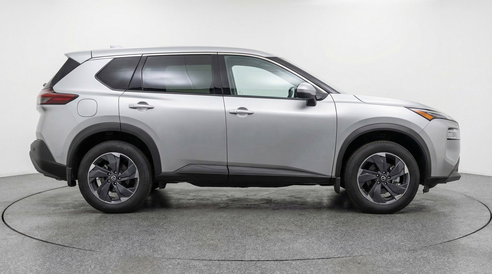 Used 2025 Nissan Rogue SV image 11