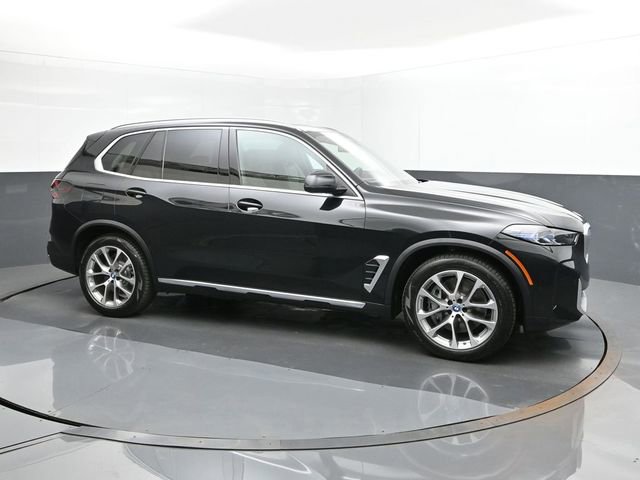 New 2025 BMW X5 xDrive50e image 17