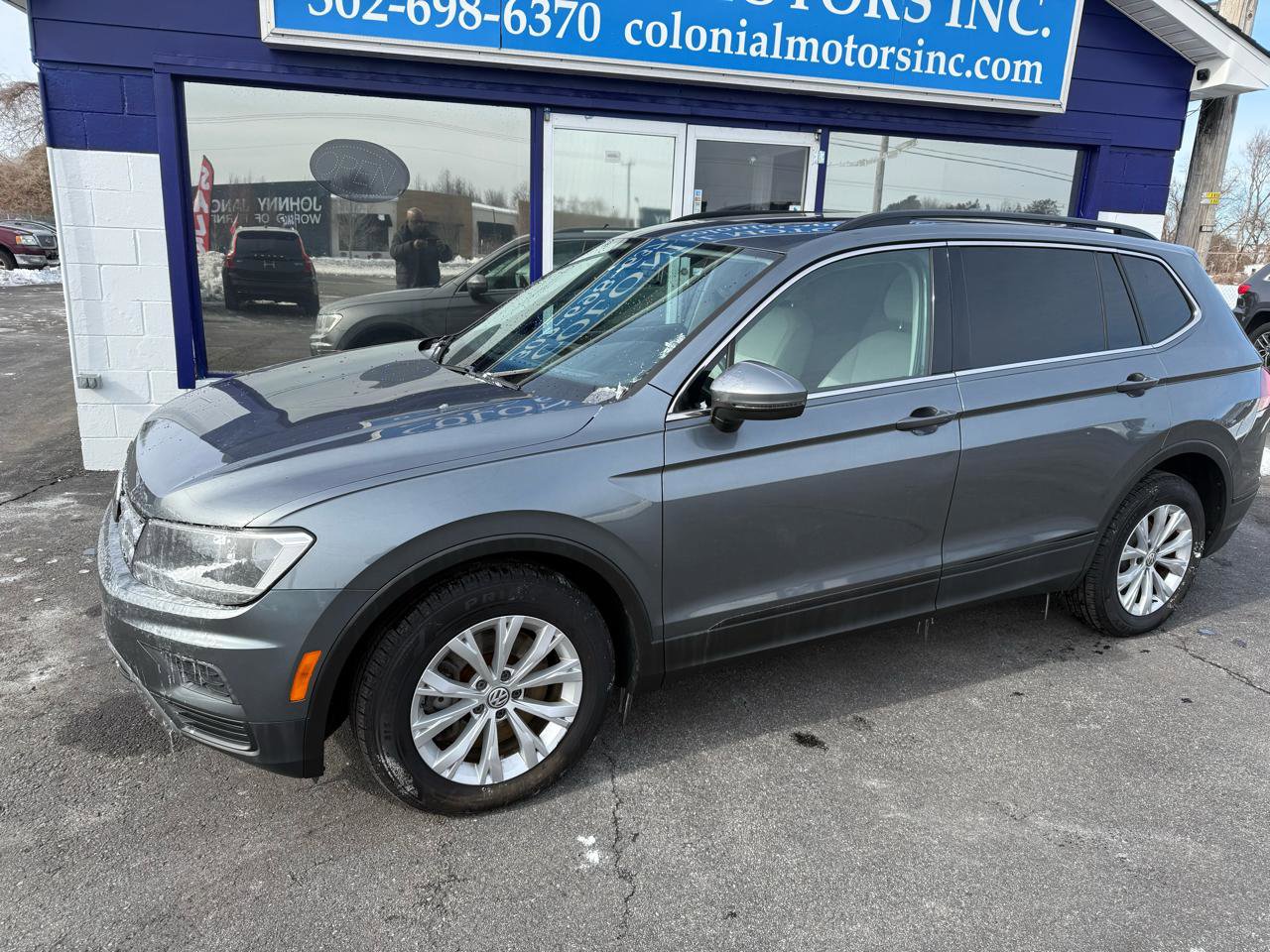 Used 2019 Volkswagen Tiguan SE w/ Panoramic Sunroof Package image 2