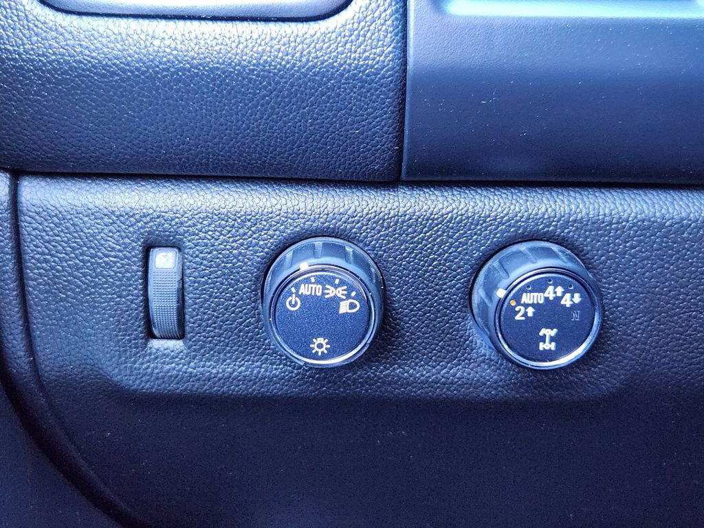 Used 2021 Chevrolet Colorado LT image 12