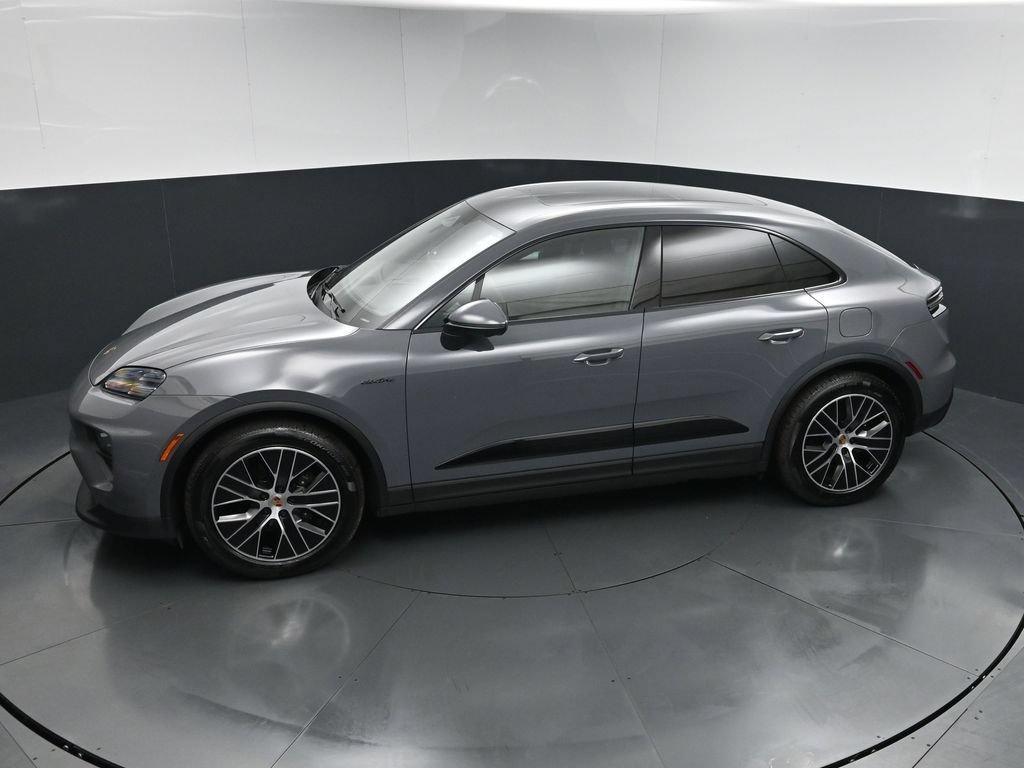 New 2025 Porsche Macan Electric RWD image 17