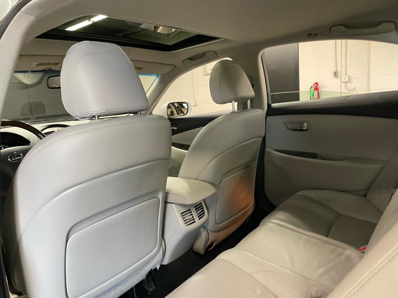 Used 2011 Lexus ES 350 image 16