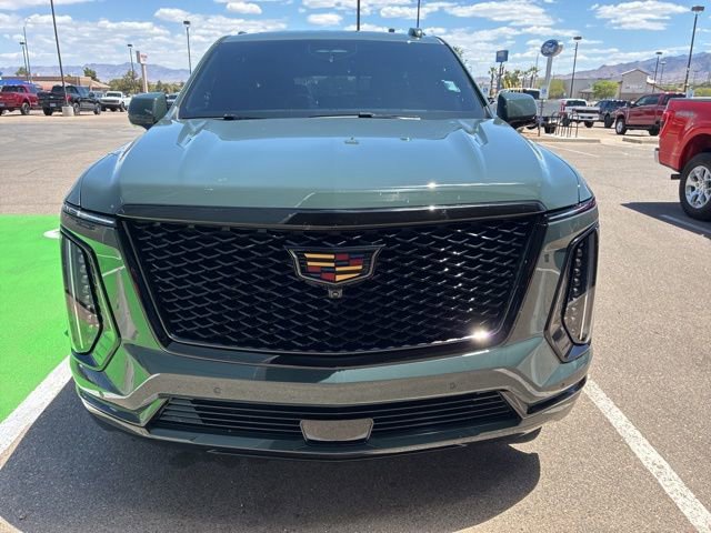 Used 2025 Cadillac Escalade Sport w/ LPO, Floor Liner Package AWD/4WD image 23