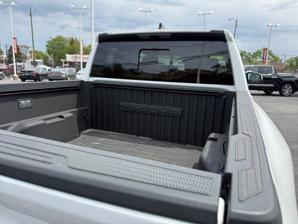 Used 2025 Toyota Tacoma SR5 AWD/4WD image 23