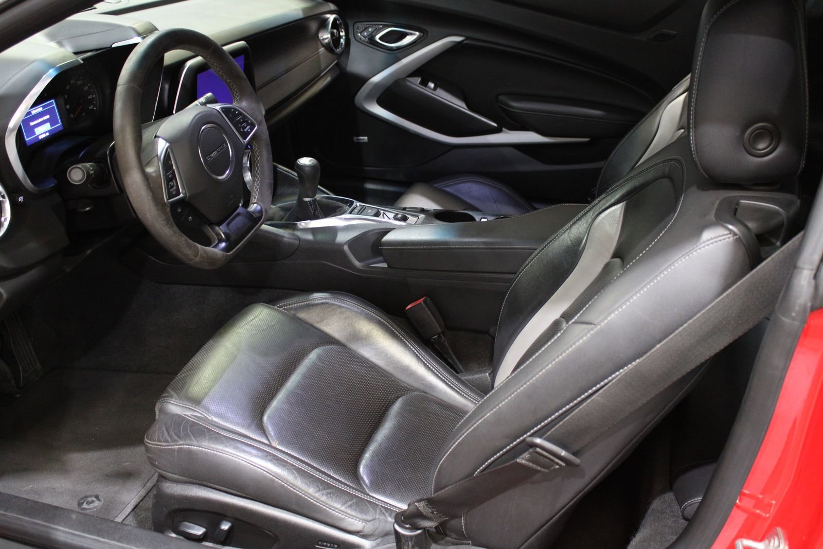 Used 2019 Chevrolet Camaro LT w/ 1LE Track Performance Package image 17