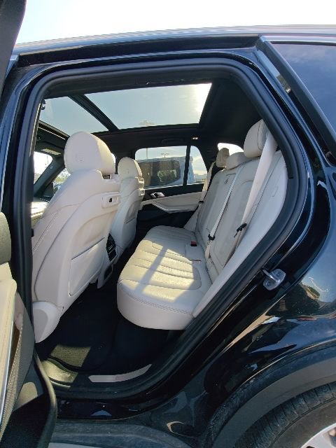 Used 2021 BMW X5 xDrive40i w/ Premium Package image 23