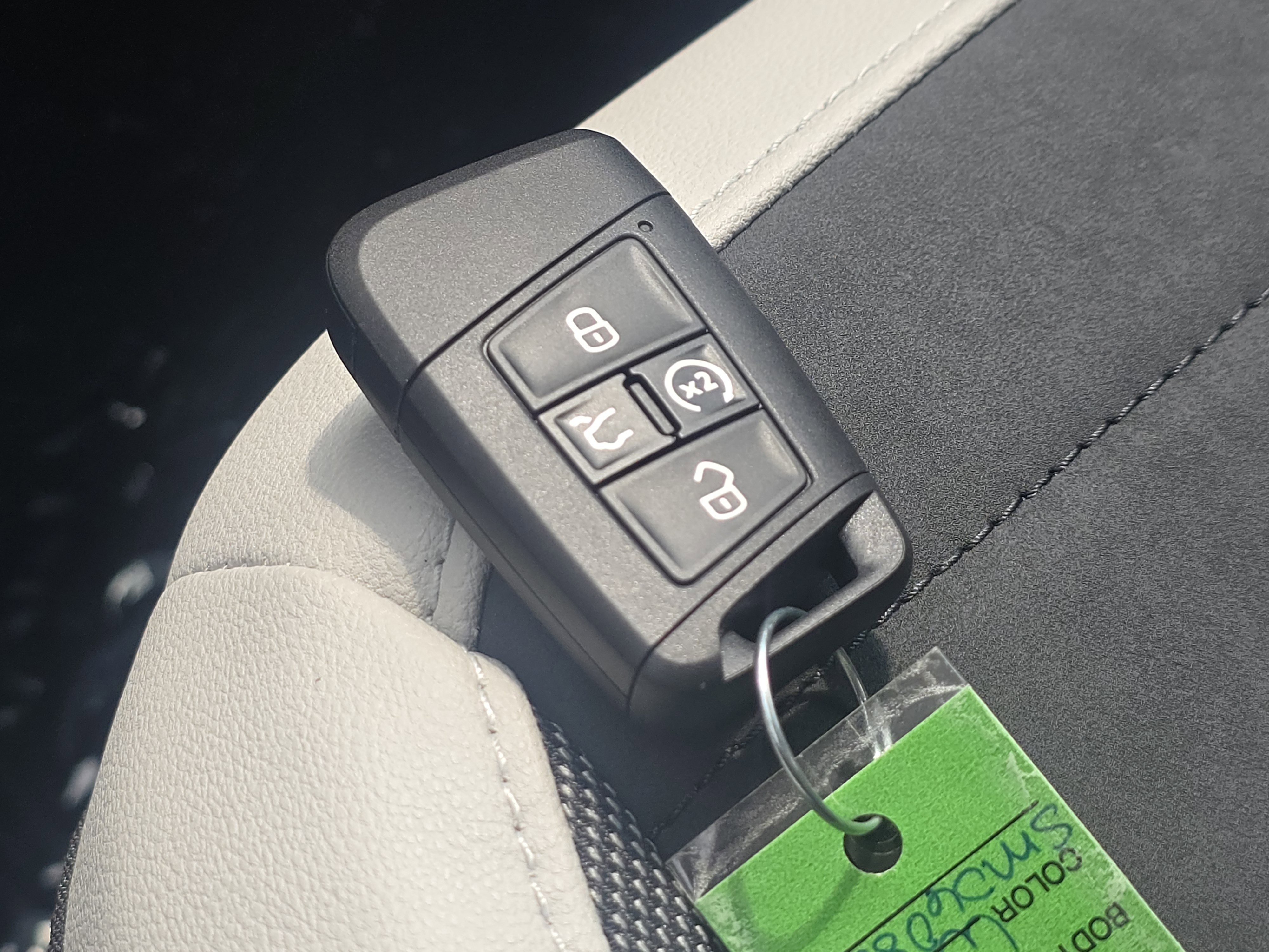 New 2025 Volkswagen Taos SE image 28