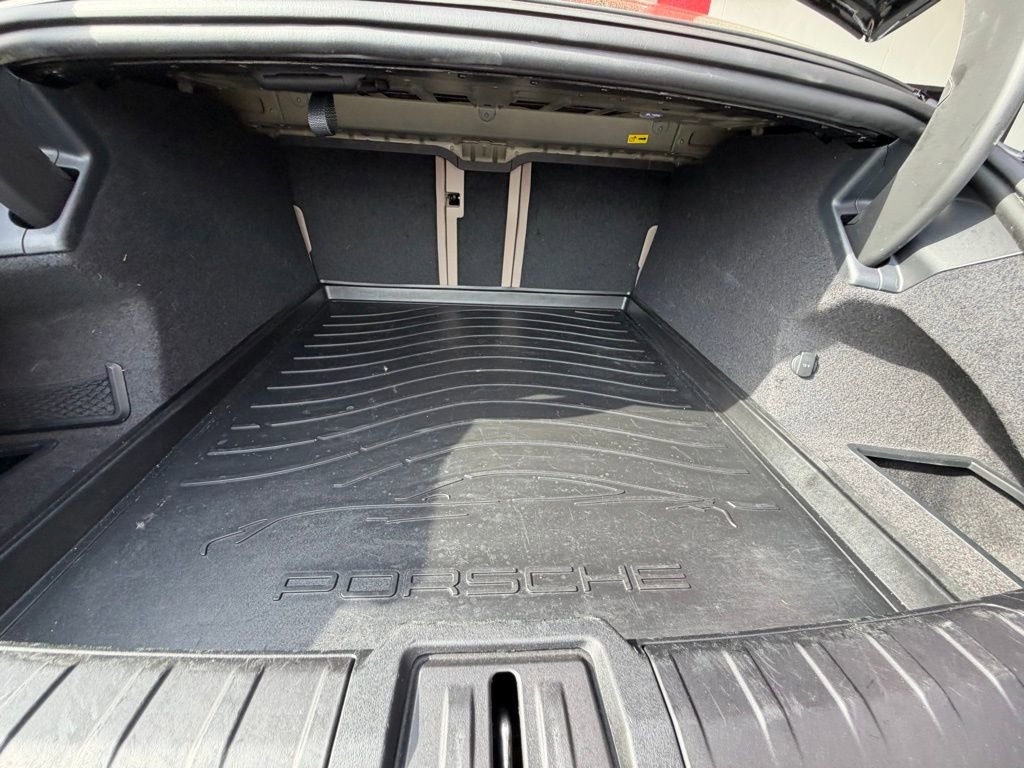 Used 2022 Porsche Taycan image 10