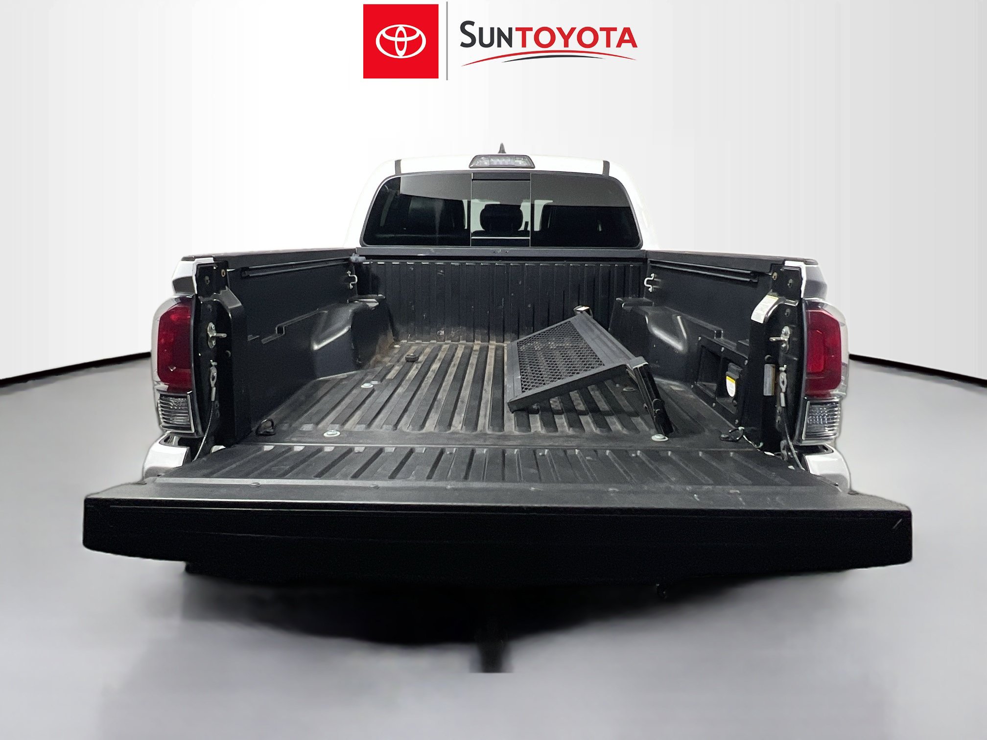 Used 2019 Toyota Tacoma TRD Pro AWD/4WD image 33
