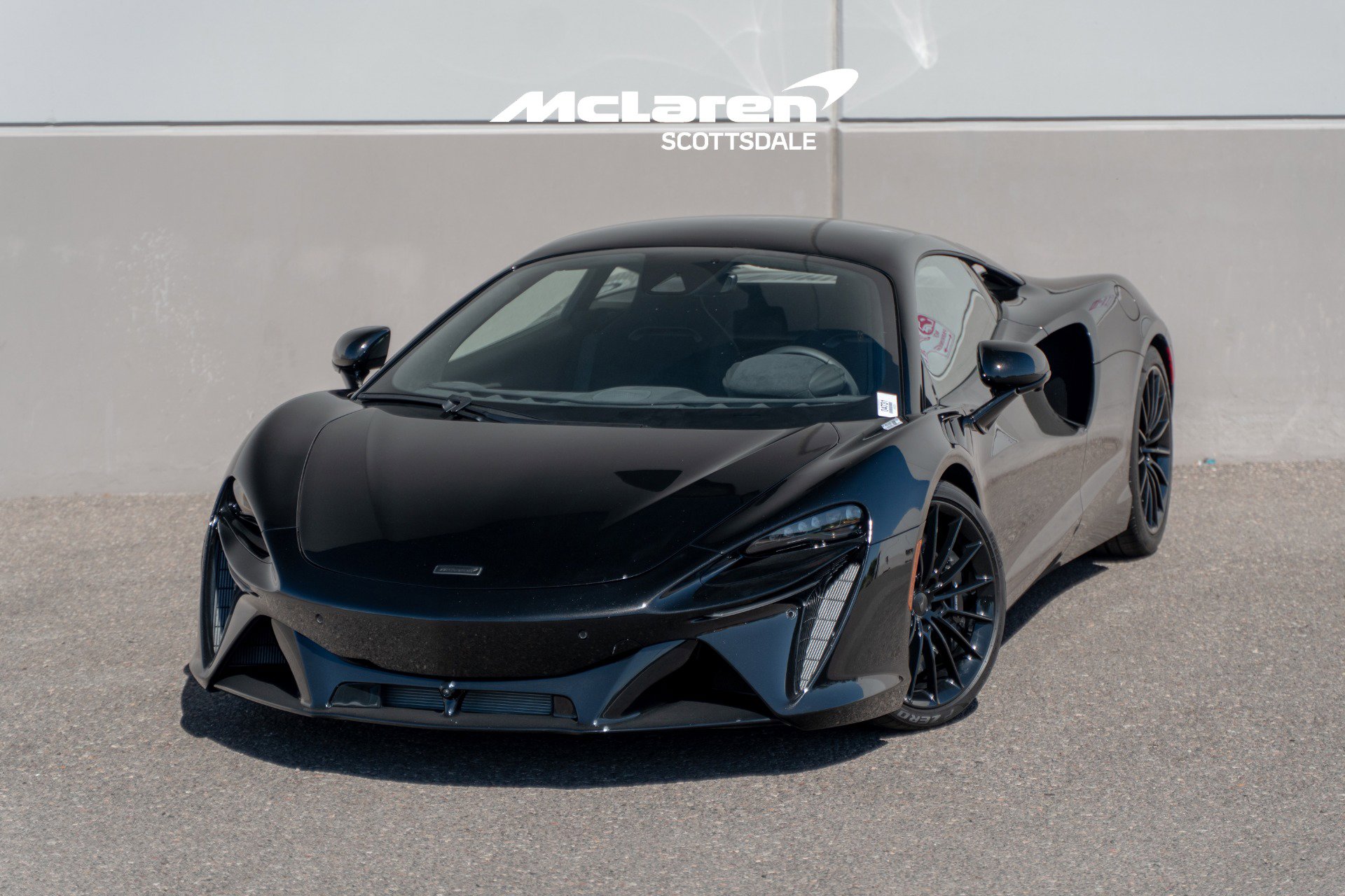 New 2026 McLaren Artura image 1