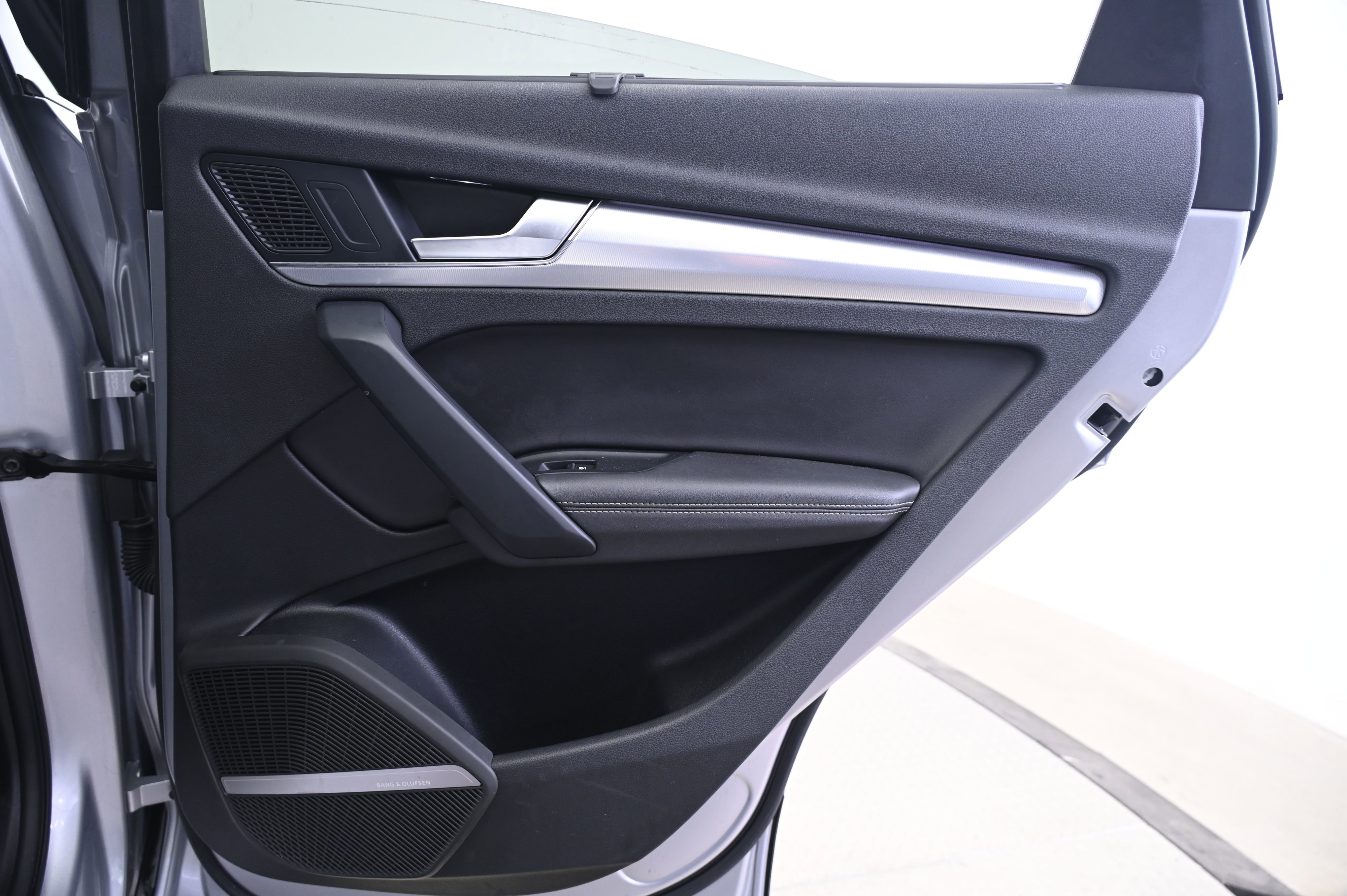 Used 2023 Audi Q5 2.0T Prestige w/ Prestige Package image 16