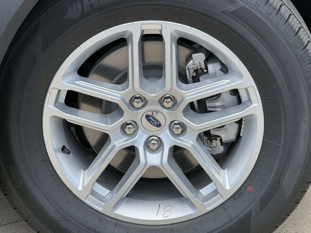 New 2026 Ford Explorer Active AWD/4WD image 8