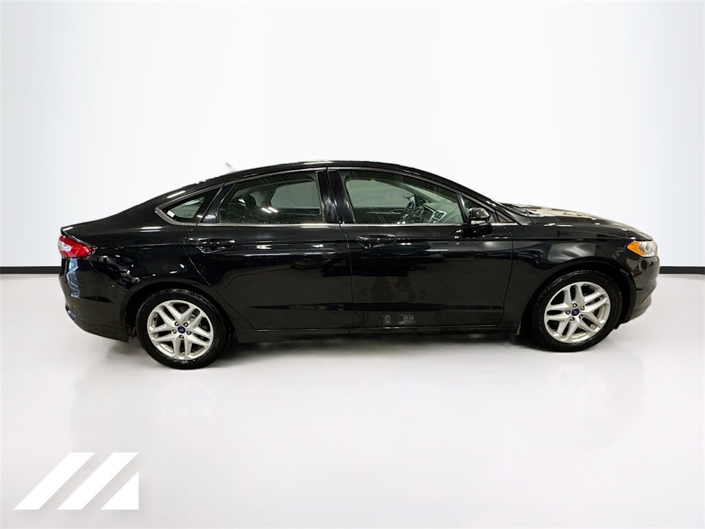 Used 2015 Ford Fusion SE image 4