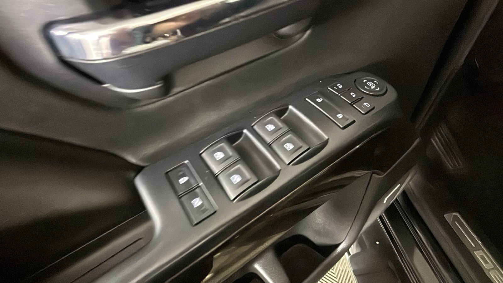 Used 2015 GMC Sierra 2500 Denali AWD/4WD image 11