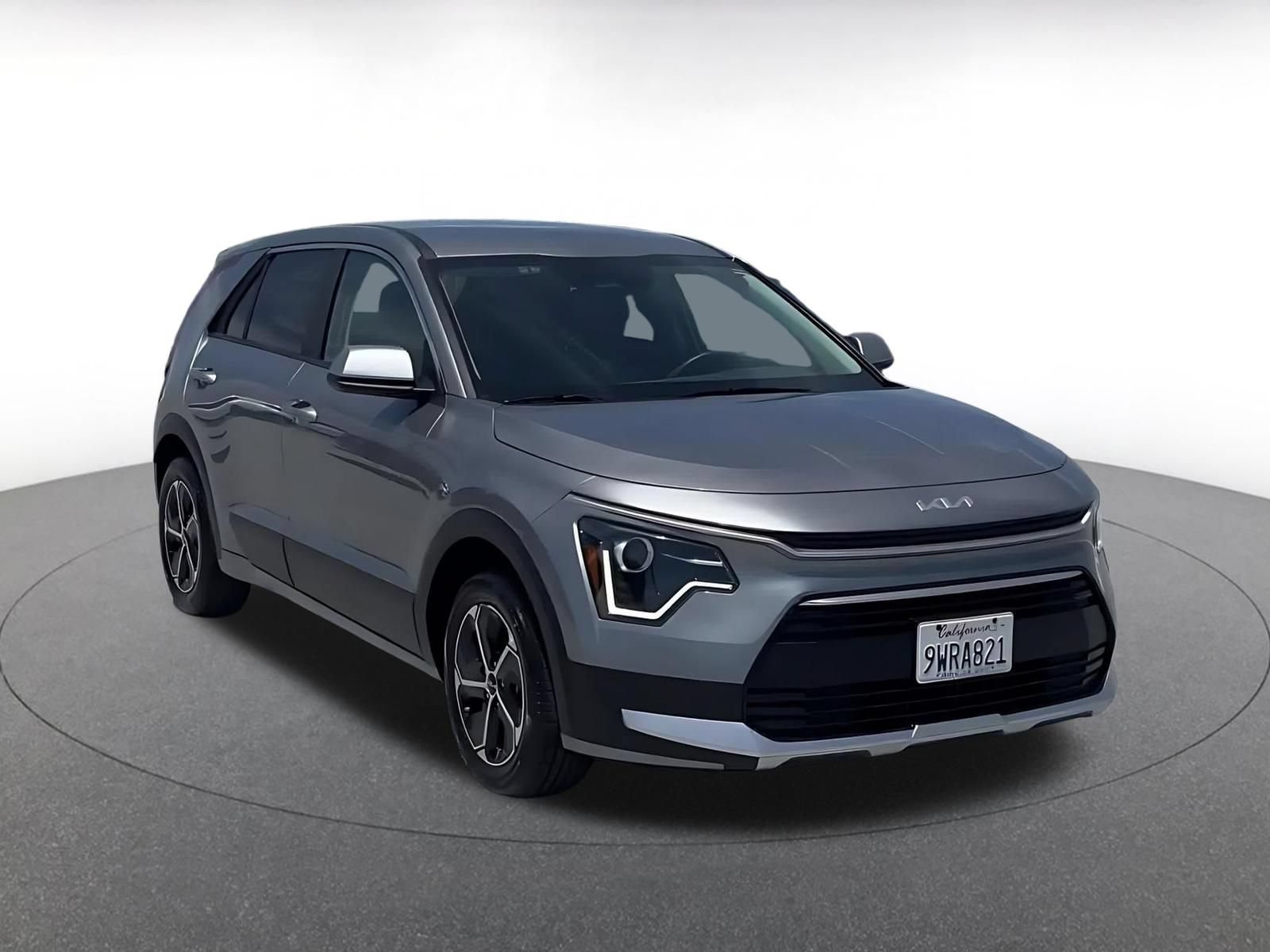 Used 2026 Kia Niro LX FWD image 3