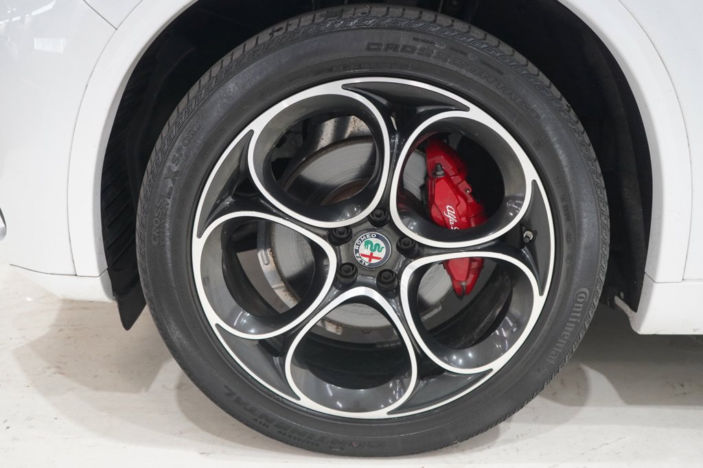 Used 2021 Alfa Romeo Stelvio Ti Sport AWD/4WD image 11