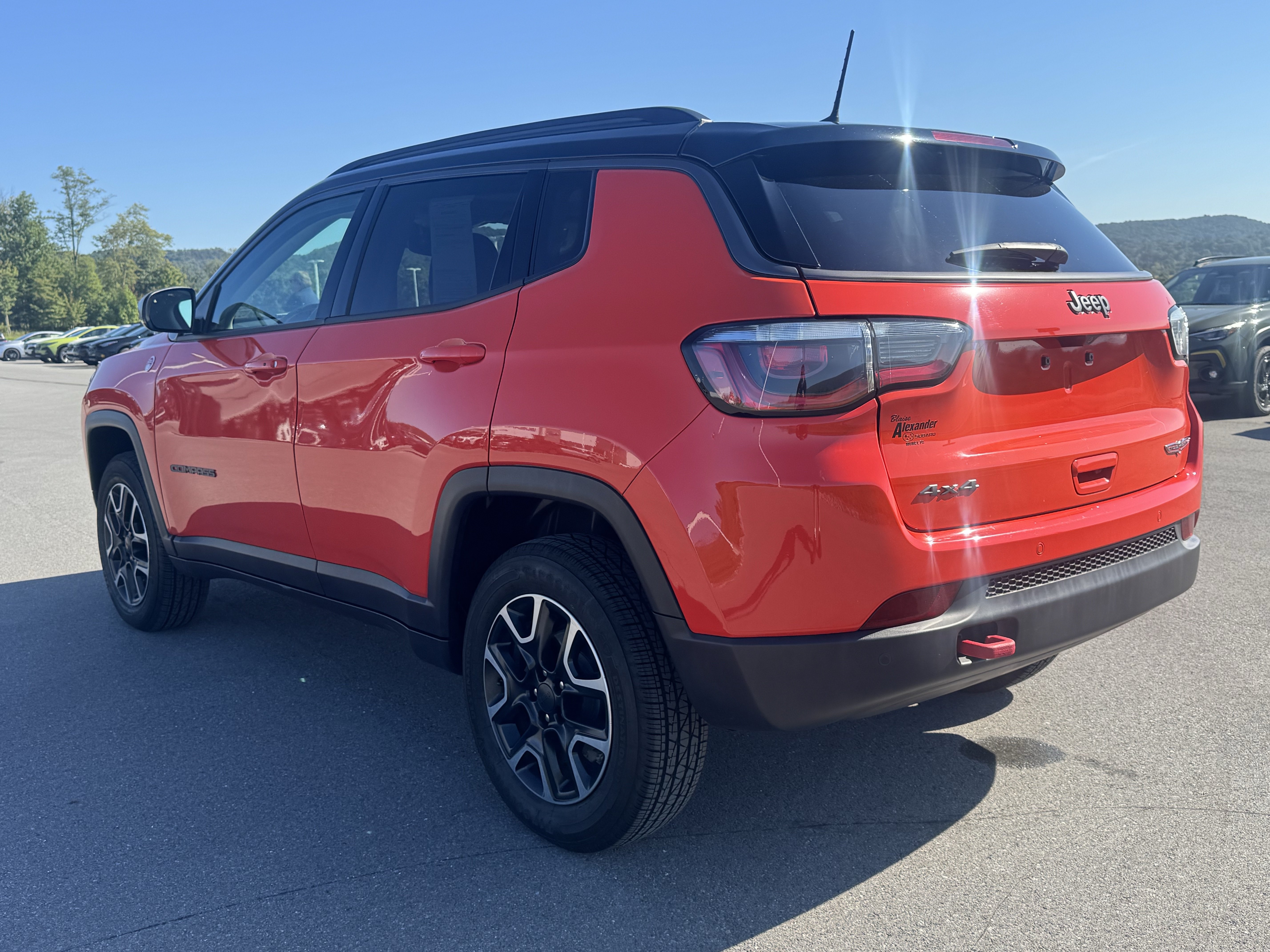Used 2019 Jeep Compass Trailhawk w/ Leather Interior Group AWD/4WD image 6