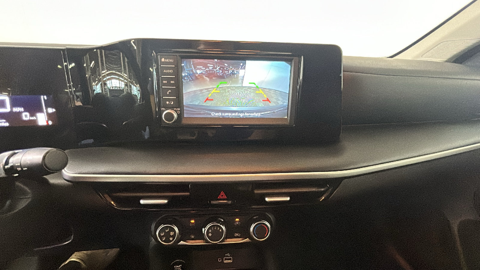 Used 2025 Nissan Kicks S AWD/4WD image 29
