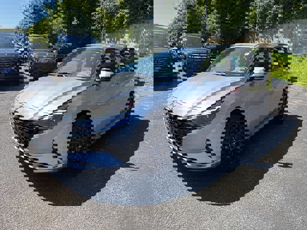 Used 2023 Hyundai Elantra SEL image 3