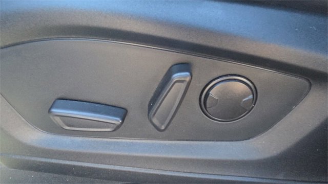 Used 2022 Ford Explorer XLT w/ Equipment Group 202A image 32