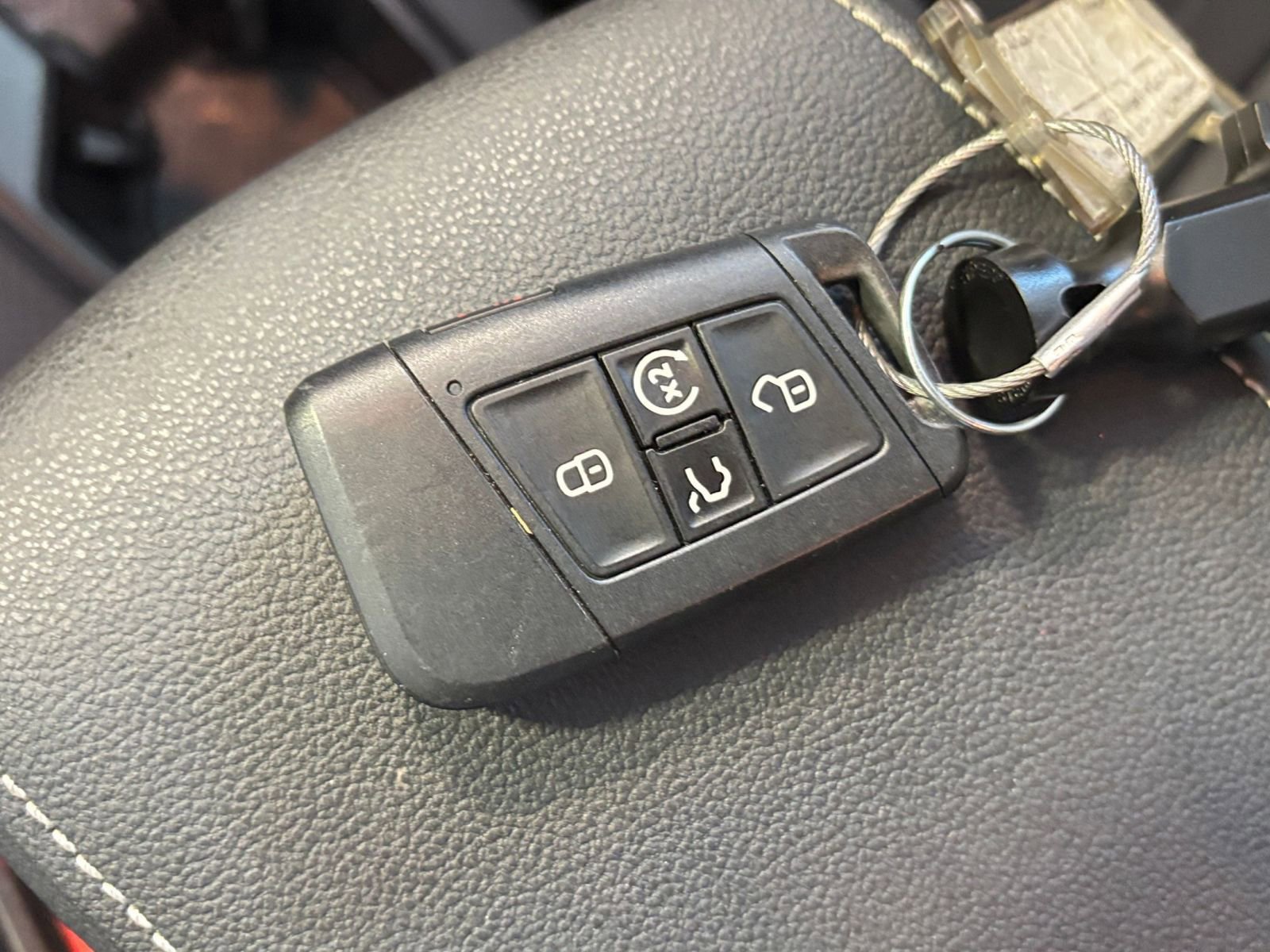 Used 2025 Volkswagen Taos SE image 28