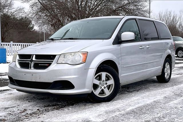 Used 2012 Dodge Grand Caravan SXT image 2