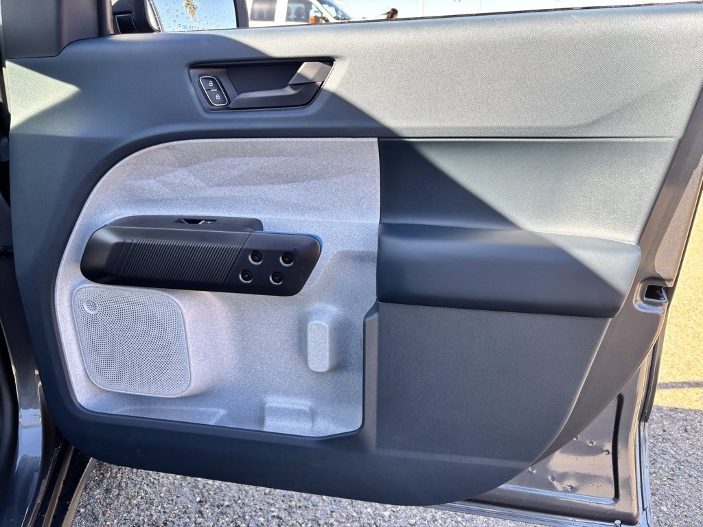 New 2025 Ford Maverick XLT image 21