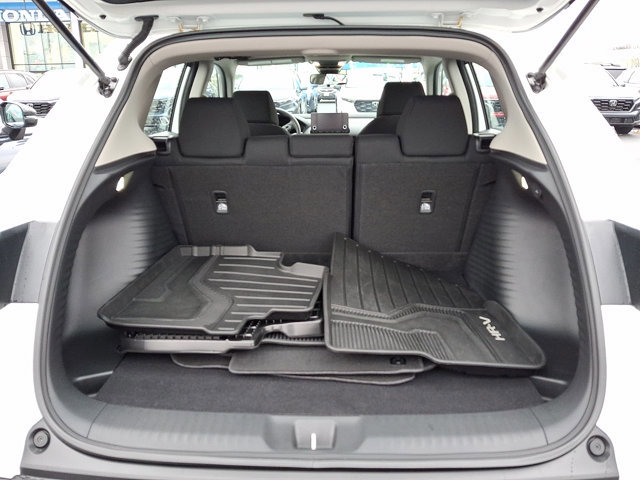 Certified 2025 Honda HR-V LX image 28