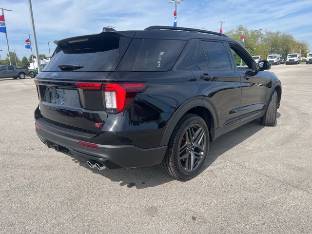 New 2025 Ford Explorer ST image 8