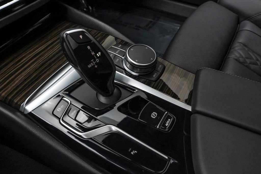 Used 2023 BMW 530i w/ Premium Package RWD image 28