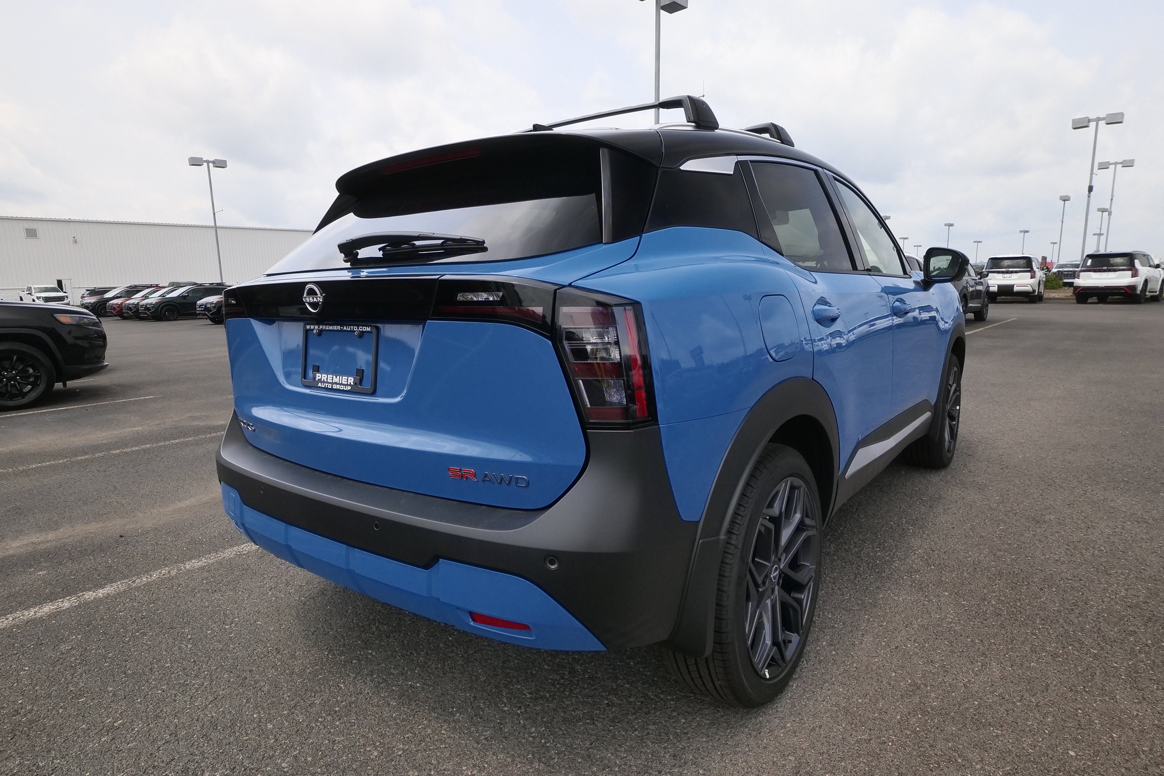 New 2026 Nissan Kicks SR w/ Cold Weather Package AWD/4WD image 8