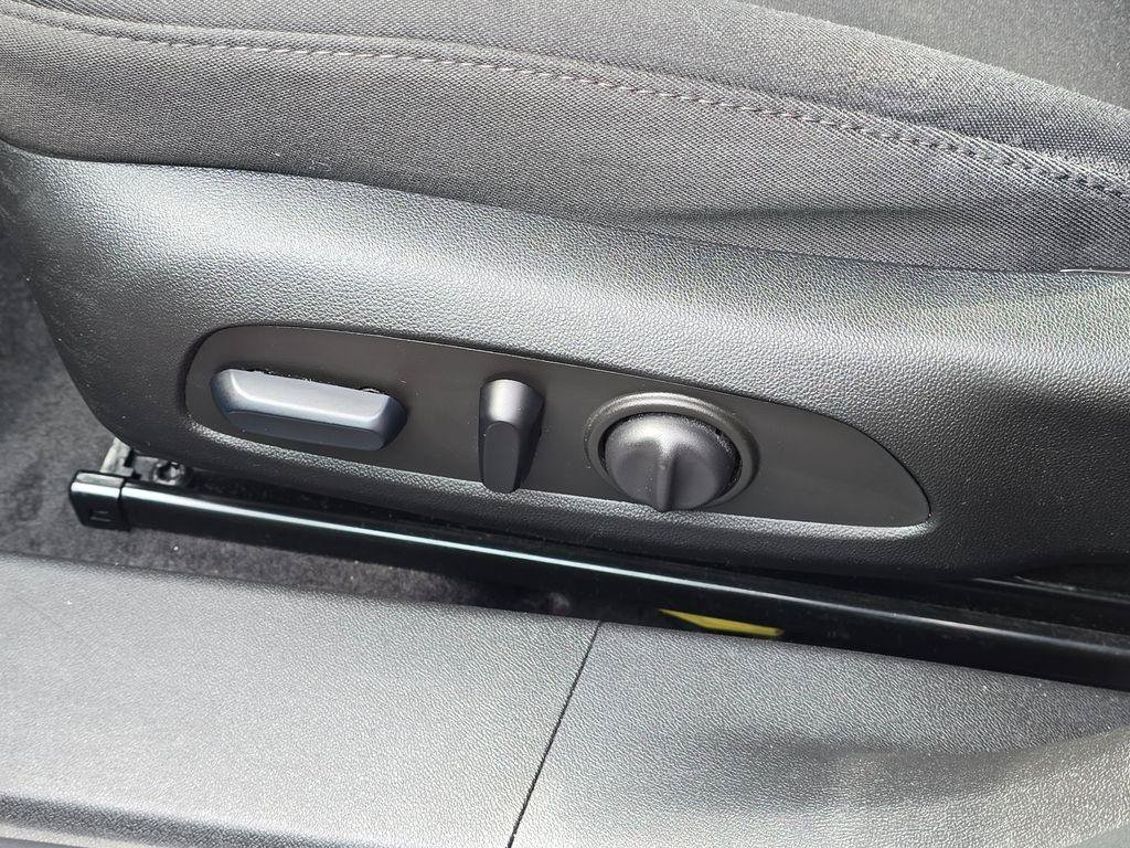 Used 2023 Chevrolet Malibu LT FWD image 6