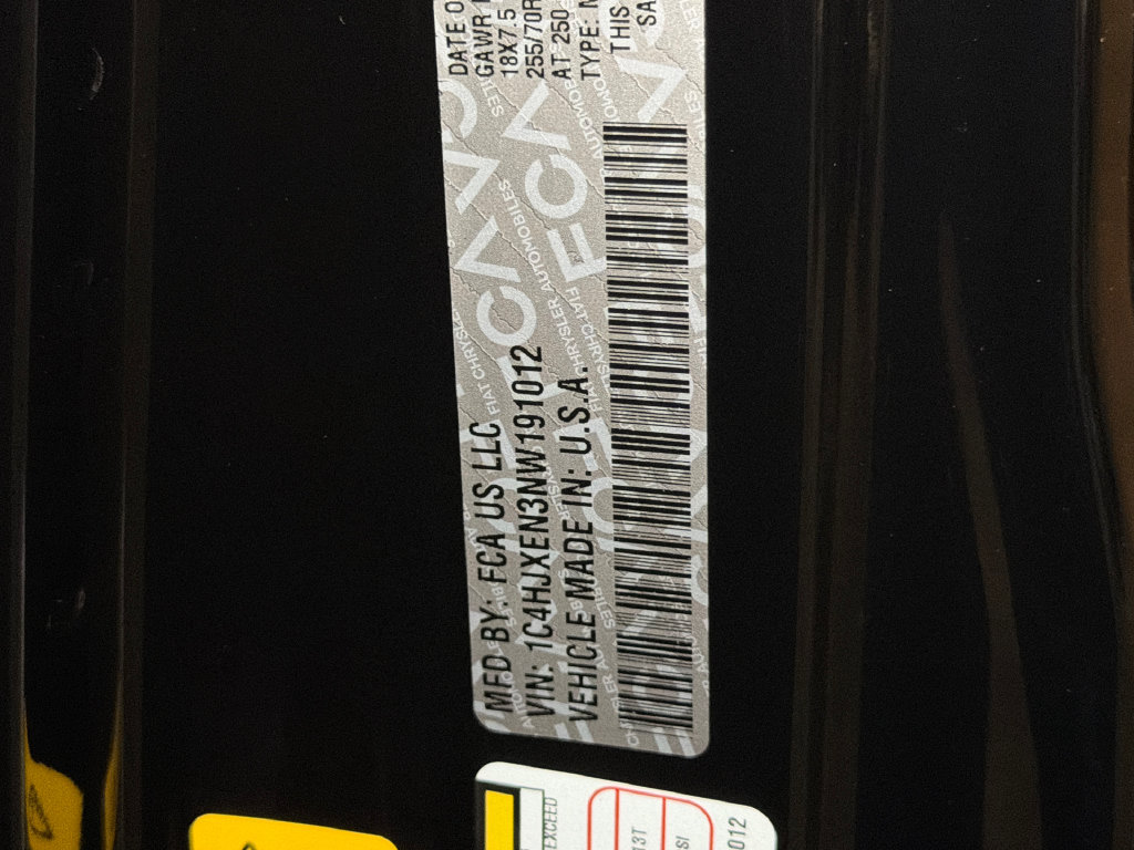 Used 2022 Jeep Wrangler Unlimited Sahara AWD/4WD image 31