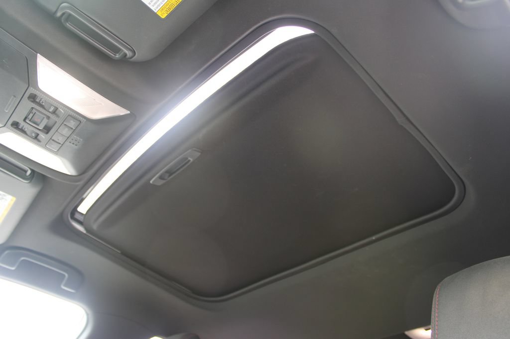 Used 2022 Toyota RAV4 SE w/ Weather & Moonroof Package AWD/4WD image 29