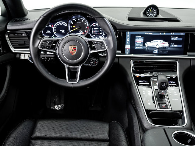 Used 2019 Porsche Panamera 4 AWD/4WD image 17